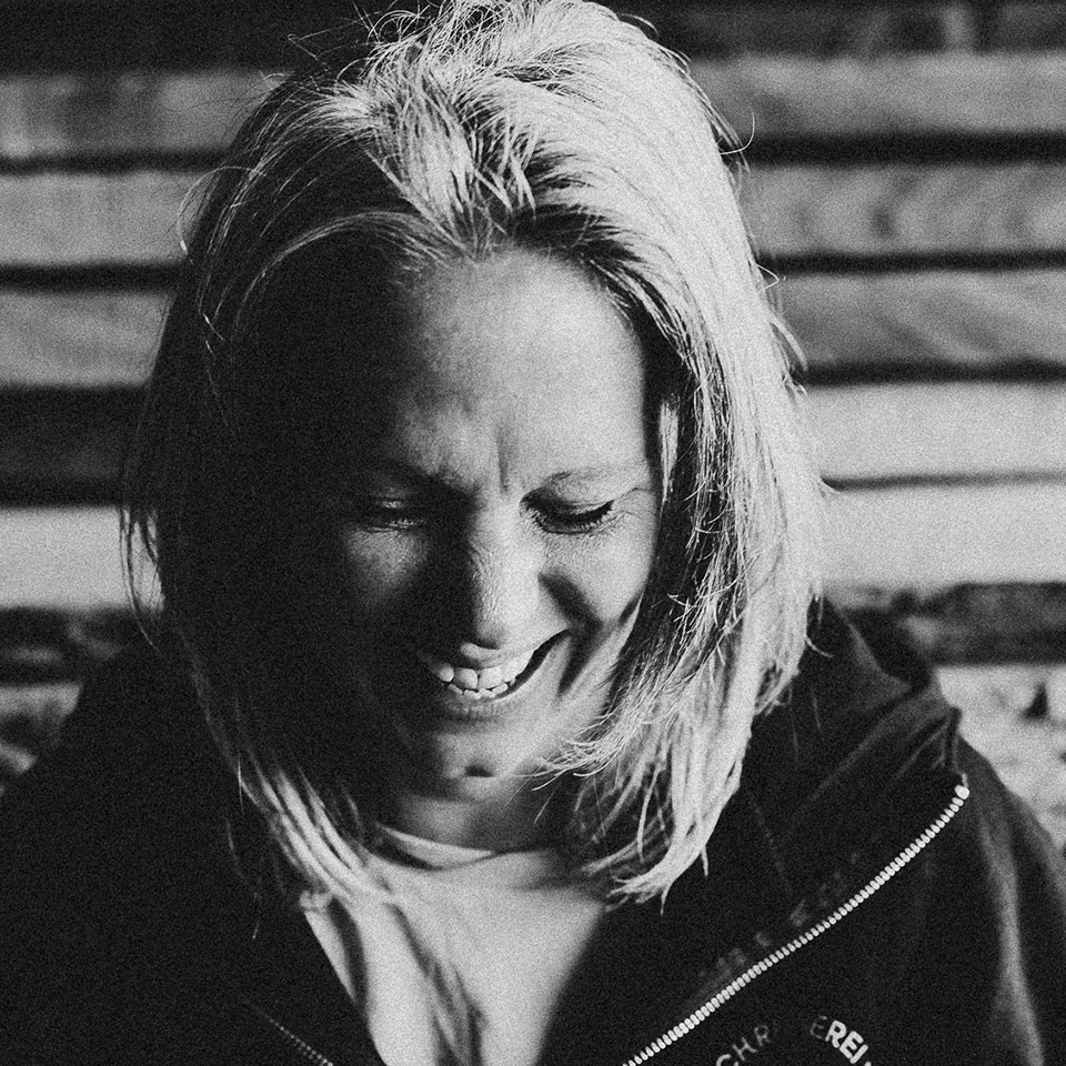 Julia ist Key Note Speakerin und Workshop Leiterin zum Thema biografisches Erzählen.